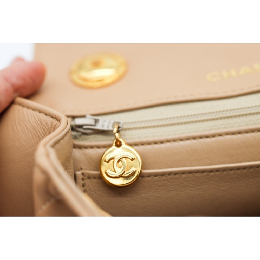 Chanel Square Beige Matalesse Top Handle Lambskin Quilted Bag - Picture 6 of 15